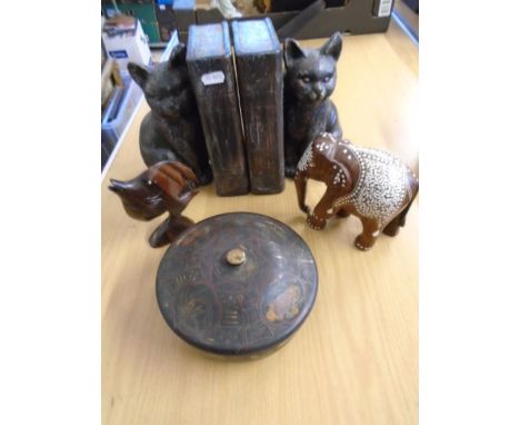 Treen items and cat bookends (ceramic)