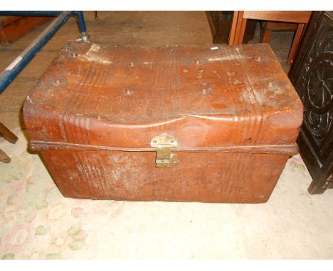 Metal trunk