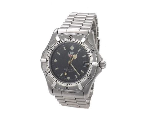Tag Heuer 2000 Series Professional 200m stainless steel gentleman's bracelet watch, ref. 962.006F-2, no. E24738, black dial w