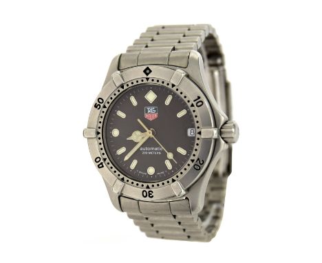 Tag Heuer 2000 Series automatic 200m mid-size stainless steel gentleman's bracelet watch, ref. 669.213, dark grey dial with d