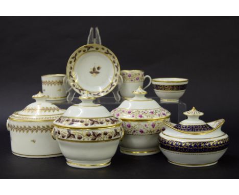 New Hall - four lidded sugar boxes in pattern nos. 554, 318, 285 and 437; also a further tea bowl in pattern no. 554, coffee 