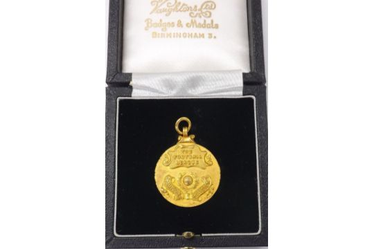 Football Interest - 9ct medal for the 1994-95 season Football League ...