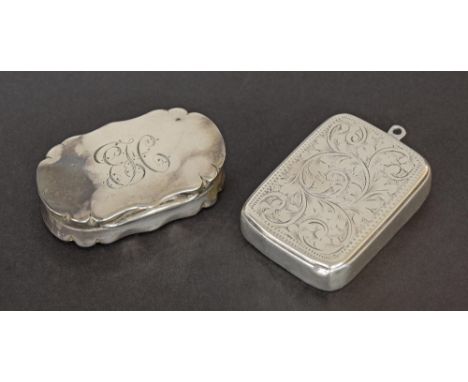 Late Victorian oval silver snuff box with a shaped rim and parcel gilt interior, engraved initial monogram to the lid, Cheste