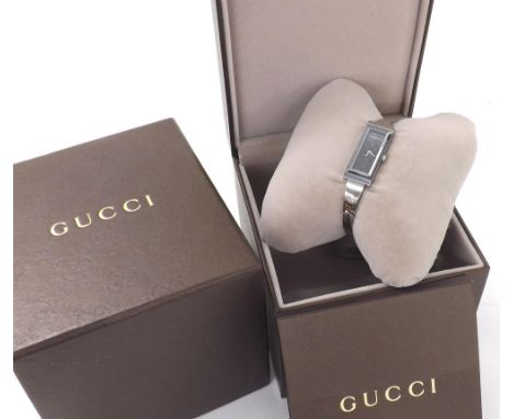 Gucci rectangular stainless steel lady's bracelet watch, ref. 127.5, no. 12889480, black dial, quartz, 34mm x 14mm (QEY18U) *