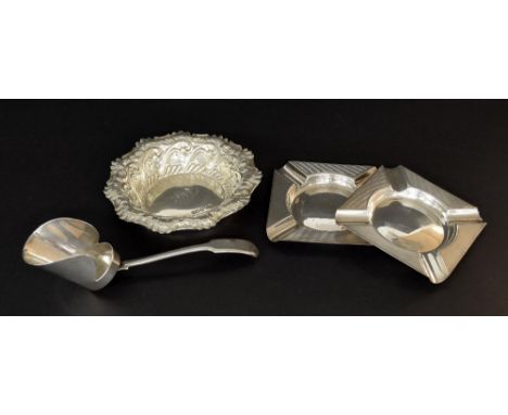 Pair of square silver ashtrays with engine turned borders, Birmingham 1945, maker Lanson Ltd, 3.5", 2.6oz approx; silver chee