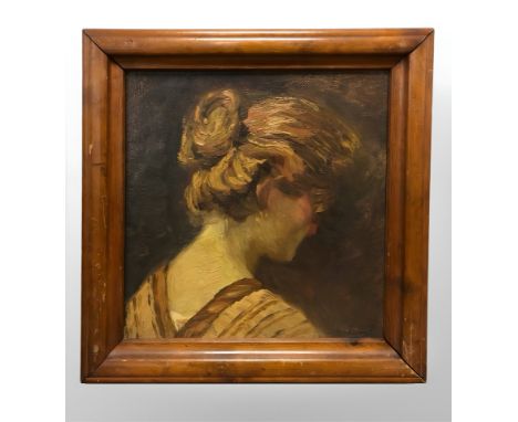 Continental school : portrait of a lady, oil on canvas, 35 cm x 33 cm 