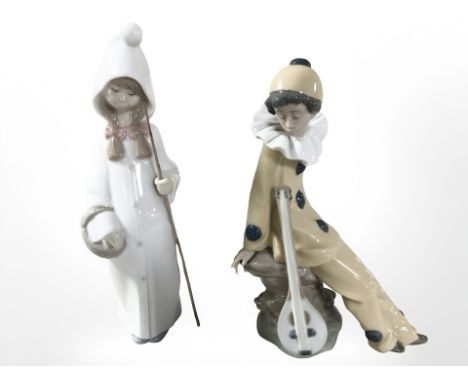 Two Nao figures, No. 1054 and 4678, both boxed.