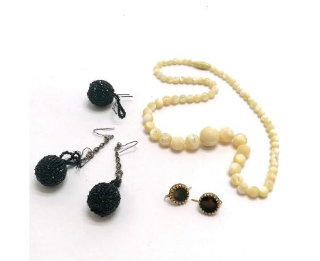 Pair of unmarked gold antique earrings with tortoiseshell panels (2g total weight), mother of pearl necklace etc 
