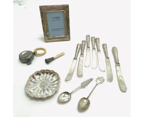 Foreign marked silver pin dish, Carrs silver fronted photo frame (11.5cm x 9cm &amp; has slight dents), set of 6 x silver han