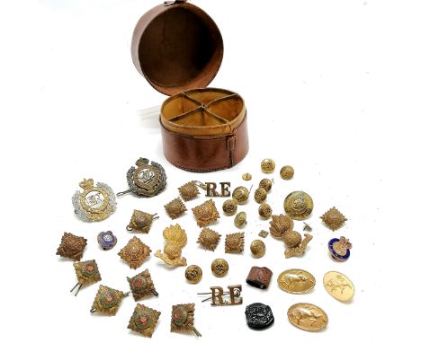 Qty of military badges - mostly Royal engineers + sweetheart brooch + Industrial Civil Defence Service enamel badge etc in a 