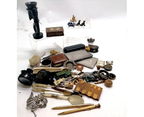 Qty of oddments inc goggles, Pall Mall whist marker, Arts &amp; Crafts caddy spoon, book match vesta etc 