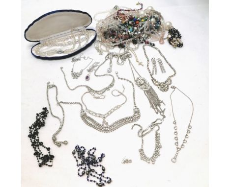 Qty of vintage rhinestone &amp; other necklaces t/w crystal necklace, paste pendants, diamante etc - SOLD ON BEHALF OF THE NE
