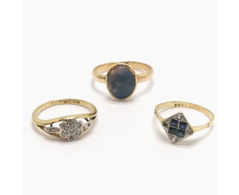 3 x 18ct gold rings ~ sapphire / white stone (size L), diamond cluster (size L½) &amp; opal ring (size S) - unmarked &amp; a/