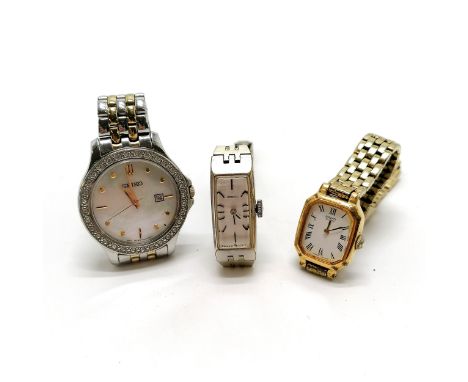 3 x Seiko watches inc mother of pearl dial (3cm case) t/w 2 others - all for spares / repairs - SOLD ON BEHALF OF THE NEW BRE