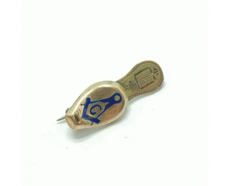 Shoe / slipper enamel brooch presented by John Bentley W m/c dramatic lodge no.2387 - 2cm across
