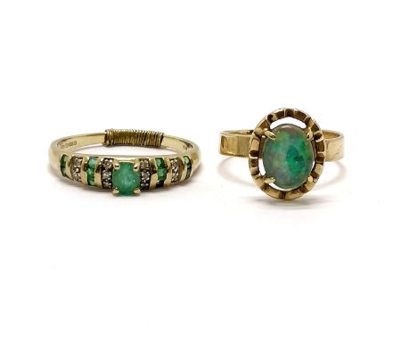 2 x 9ct gold rings - emerald / diamond size V (has keeper wire &amp; missing 1 stone) &amp; opal doublet size N½ ~ total weig