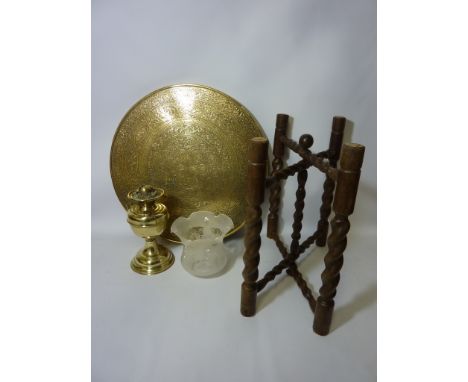 Benares table H50cm and a brass oil lamp (2) 