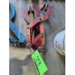 PAIR OF HEAVY DUTY LIFTING CLAMPS