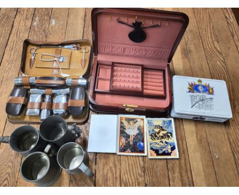 A miscellaneous collection of four pewter tankards, a jewellery box, two Villeroy &amp; Boch ceramic Christmas cards, a gentl