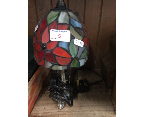 A Tiffany style table lamp 