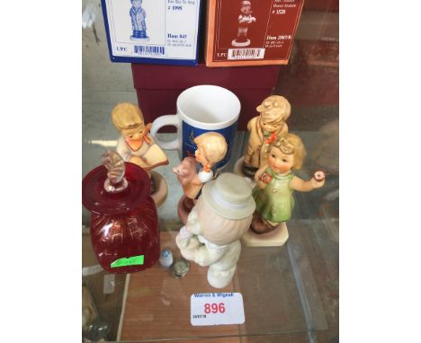 Goebel figures etc. with boxesCondition: tallest figure 11cm, all Hummels marked as Hummel club, no damage to any pieces.