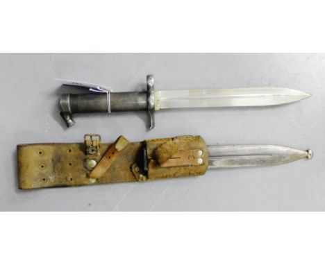 A Swedish Mauser steel bayonet, complete with scabbard and leather holder, blade length is approx 21cm 