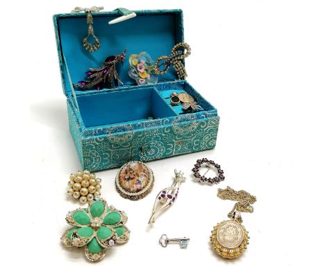 Charles Horner key brooch with enamel detail, antique locket pendant 6cm drop, etc. in a blue fabric jewellery box 