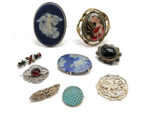 Qty of antique brooches inc large Wedgwood (7cm but cracked), lapis oval panel, 800 silver gilt dragon, banded agate (centre 