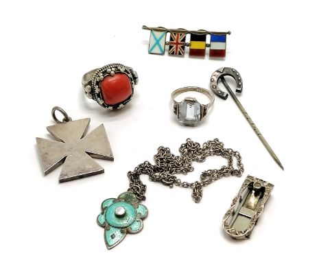 Qty of mostly antique silver jewellery inc enamel flag brooch (lacks pin), unmarked silver coral ring etc - total weight 38g 