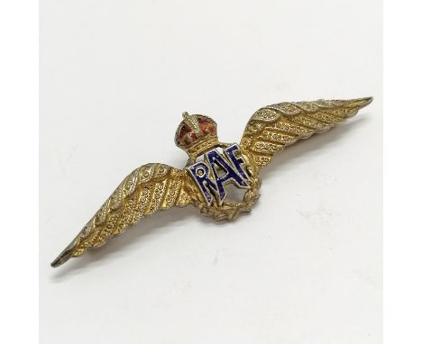 Silver gilt RAF sweetheart brooch with enamel detail - 5cm &amp; 3.7g 