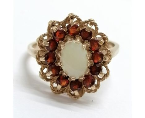 9ct hallmarked gold opal &amp; garnet cluster ring - size L &amp; 3g 