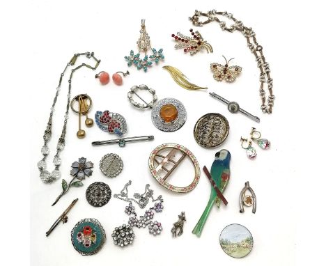 Qty of costume brooches inc plastic parrot brooch (9cm), enamelled buckle, micro mosaic, bright cut steel button etc 
