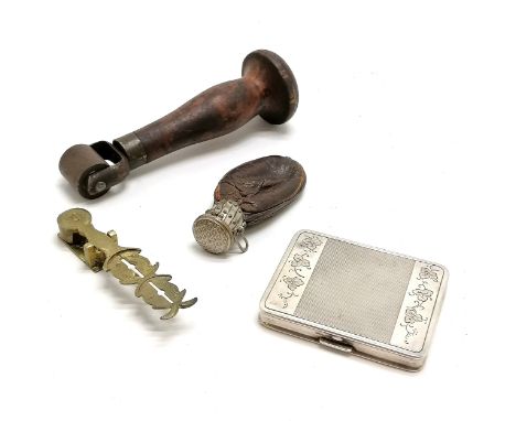 800 silver marked compact with metal innards (7.5cm x 6.2cm &amp; 109g total weight) t/w sovereign scales, roller &amp; leath