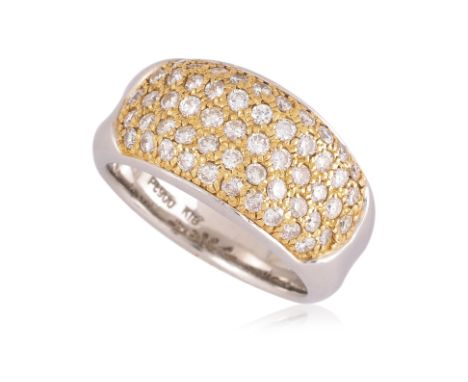 A TWO TONE DIAMOND RING
Featuring round brilliant cut diamonds totalling approximately 1.01 Cts (marked), mounted in a gold a