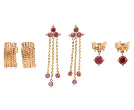 A GROUP OF EARRINGS (3)
To include a pair of gold earrings marked '916' for 22K to the stud backings, a pair of garnet 'ribbo