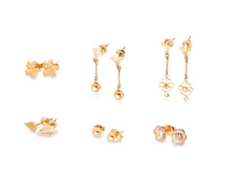A GROUP OF EARRINGS (6)
To include a pair of 'bead' stud earrings, a pair of 'leaf' screw-on stud earrings, two pairs of drop