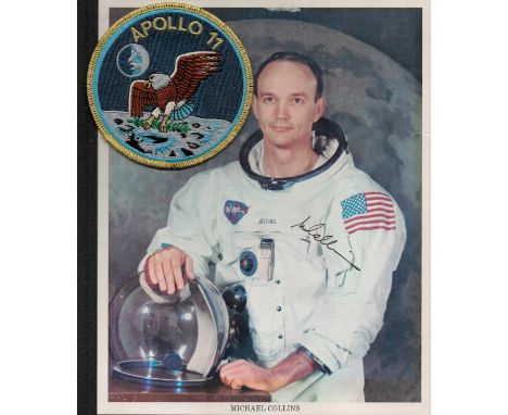 NASA Michael Collins signed 10x8 original colour photo and Apollo 11 badge. Michael Collins (October 31, 1930 - April 28, 202