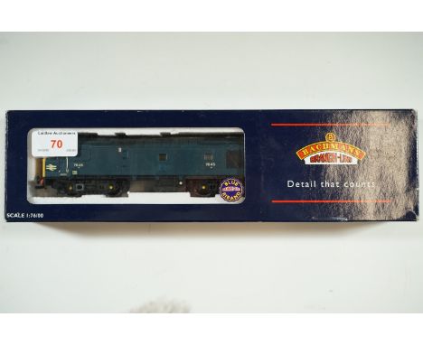 A Bachmann model railway locomotive class 25/3 diesel D5269 BR blue&nbsp;