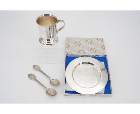A small quantity of royal commemorative electroplate, including two George VI 1937 Coronation tea spoons, one bearing a portr