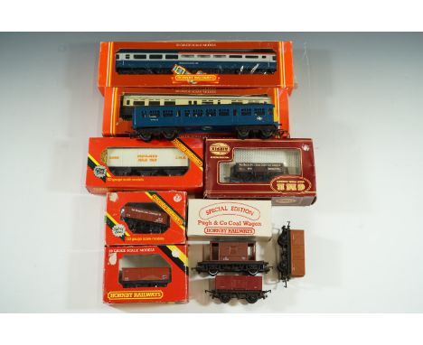 Hornby model railways rolling stock including a 458 GWR restaurant car,  R427 BR Intercity coach Mk III buffet 125, R.671 ins