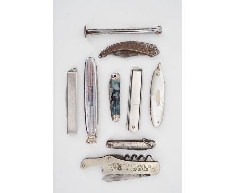 A small quantity of vintage pocket / penknives, including a J&amp;B "Table Waters and Cordials" advertising corkscrew