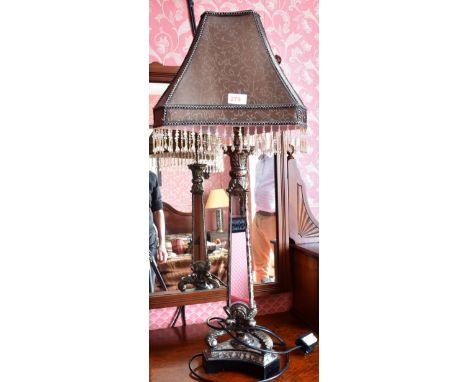 DECORATIVE TABLE LAMP