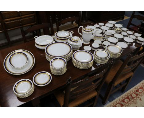 An extensive Paragon 'Stirling' pattern dinner, breakfast and tea service