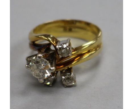 A yellow metal and five stone diamond cluster free form ring, size K.