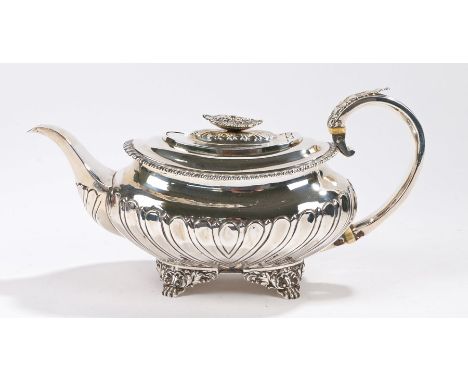 George IV silver teapot, London 1825, maker John James Keith, with acanthus leaf capped reeded handle and foliate finial, gad