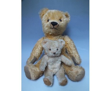 A VINTAGE MOHAIR BLOND FUR TEDDY BEAR, fully jointed, glass eyes, stitched nose & mouth, non working growler, H 41 cm, togeth