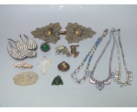 A COLLECTION OF VINTAGE JEWELLERY ITEMS ETC, to include a large dove brooch set with paste stones, a pair of RAF cufflinks, a