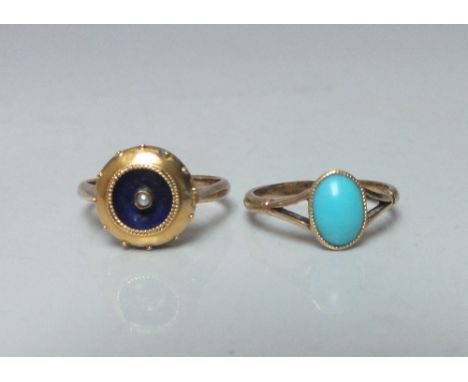 A YELLOW METAL SEED PEARL AND ENAMEL DRESS RING, together with a 9ct gold and turquoise dress ring (2)