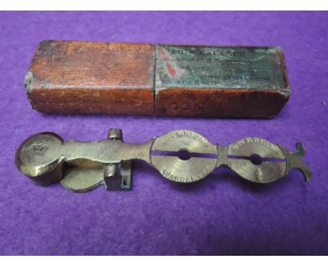 A set of vintage sovereign balance scales