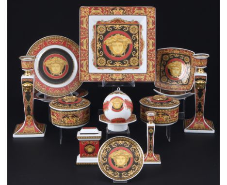 Rosenthal Versace Medusa 14-teiliges Zierporzellan,14-teiliges Porzellan, schwarz/goldene Firmenmarke, Dekor Medusa, Form Ika